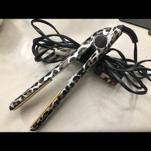 Chi chi-tah Straightener